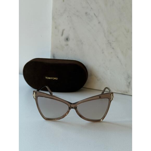 NEW Tom Ford FT0767 Tallulah Cat Eye Sunglasses in Champagne - Picture 4 of 6